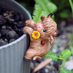 CXYCzsbjCute Rock Climbing Highland Bull Statue Flowerpot Hugging Device - Image 2
